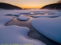 Лед неокрепший на речке студеной словно как тающий сахар лежит (Н. А. Некрасов) Лед неокрепший на речке студеной словно как тающий сахар лежит (Н. А. Некрасов)