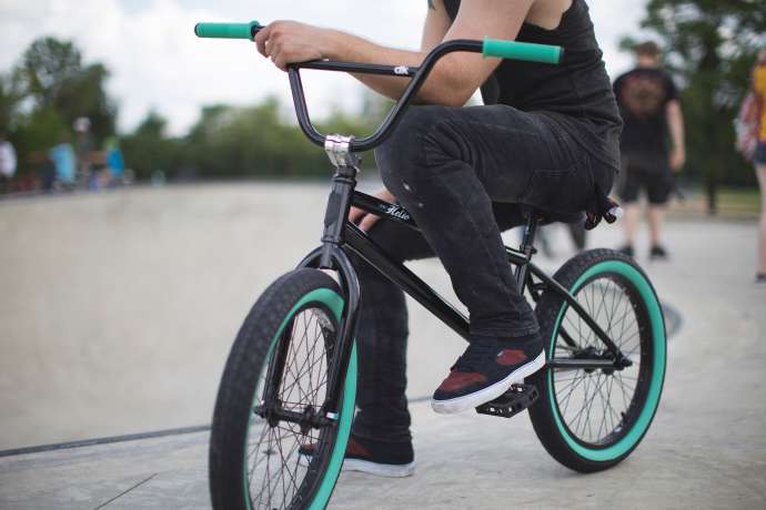 Почему велосипед стал популярным среди подростков?